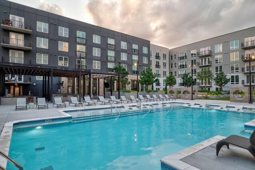 Resort-Style-Pool-Sundeck