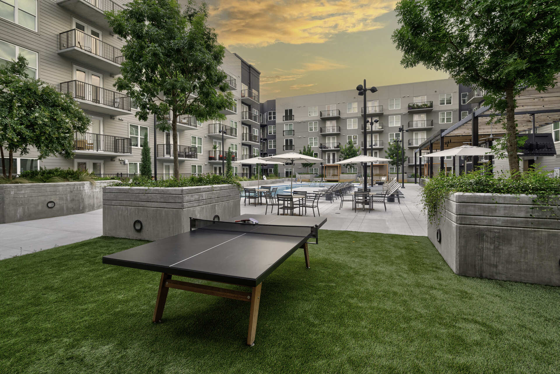 Outdoor Gaming Lawn With Table Tennis