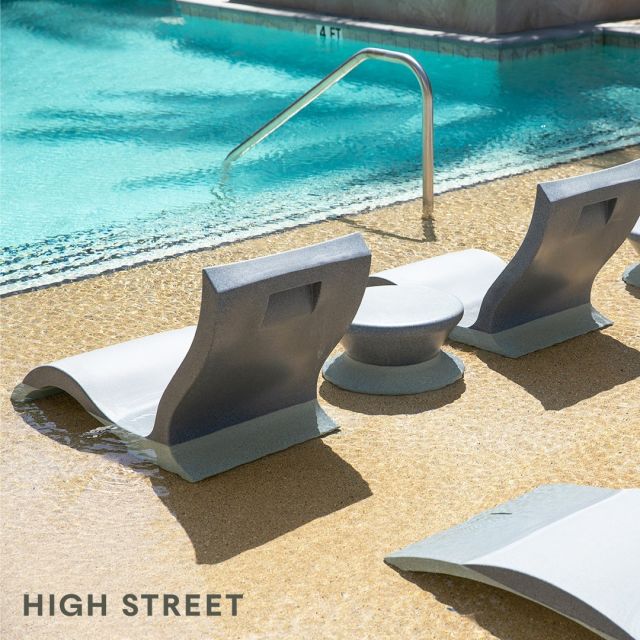 As the days grow warmer, residents will love making a splash at the High Street Apartments pool and basking in the sunshine on the sundeck. 😎